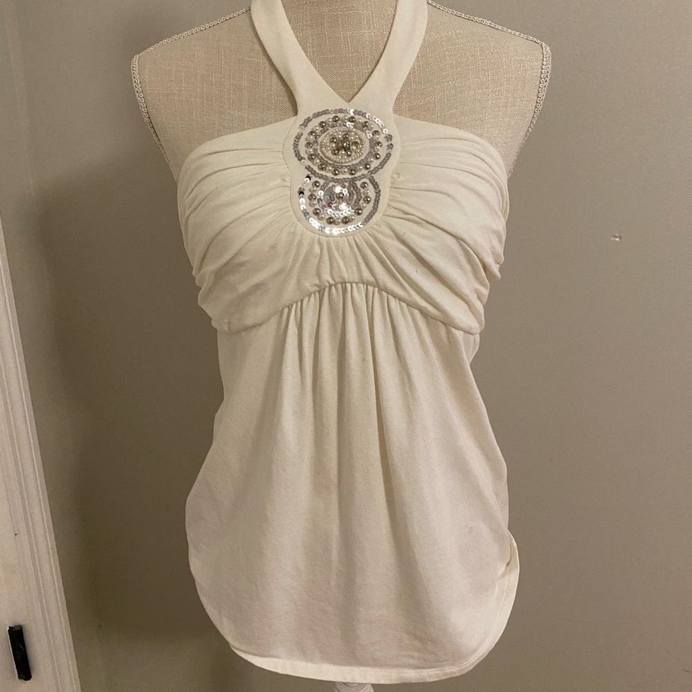 White House black market. Gorgeous top and sequin detail